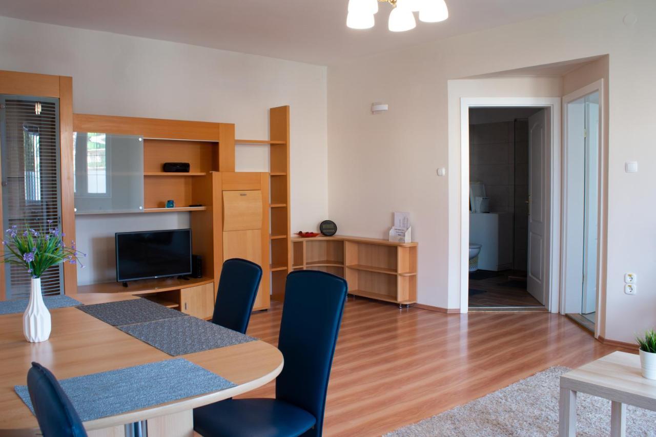 Titán Apartman Gyula Exterior foto
