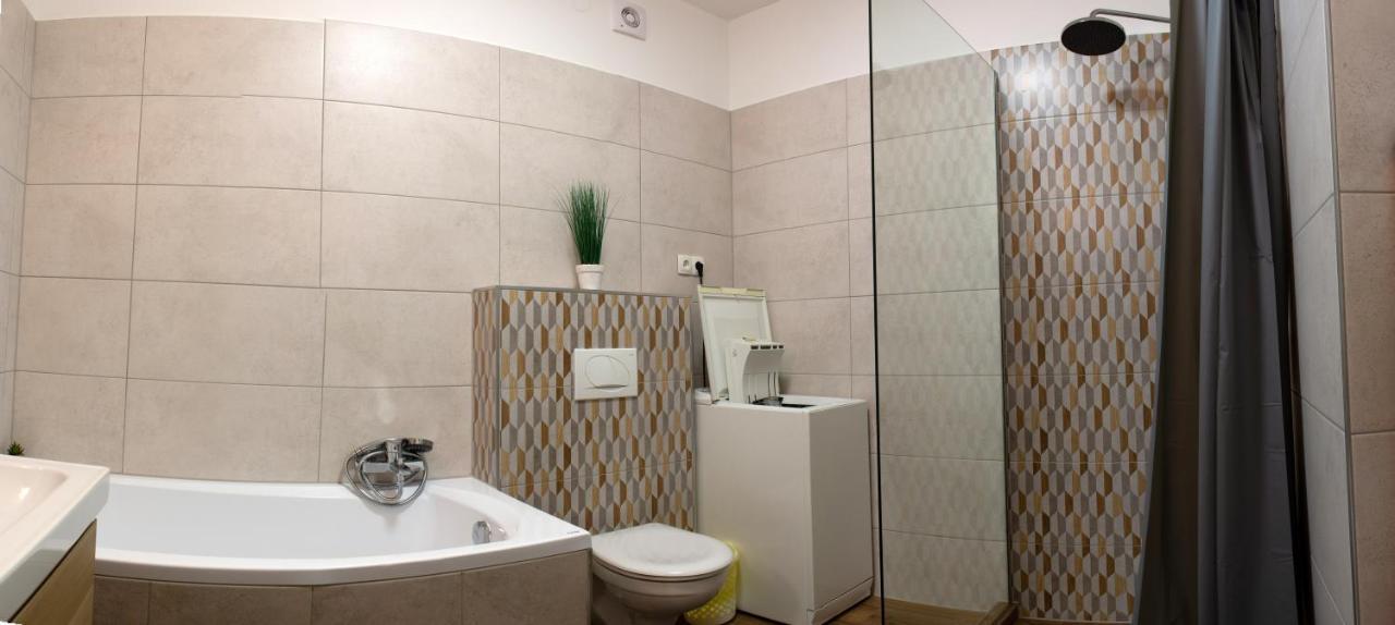Titán Apartman Gyula Exterior foto